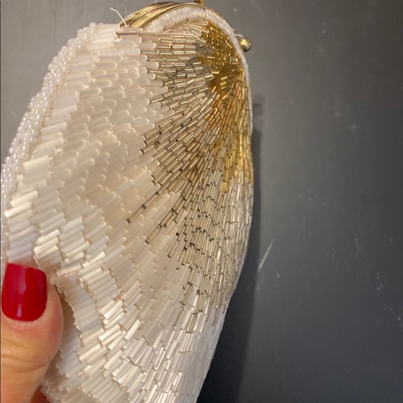 White & Gold Beaded Evening Handbag - Picture 3 of 7